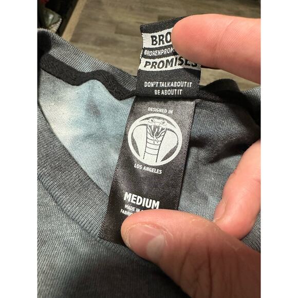 Broken Promises Y2K Skateboarding Graphic Tee Melodies for Heartbreak Size Med - Picture 6 of 10